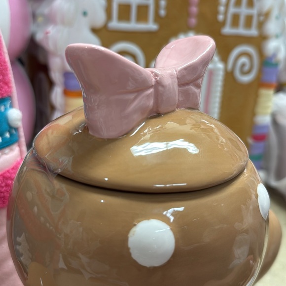 🎄🎀VIRAL Gingerbread Cookie Jar with Pink Bow - Picture 2 of 6